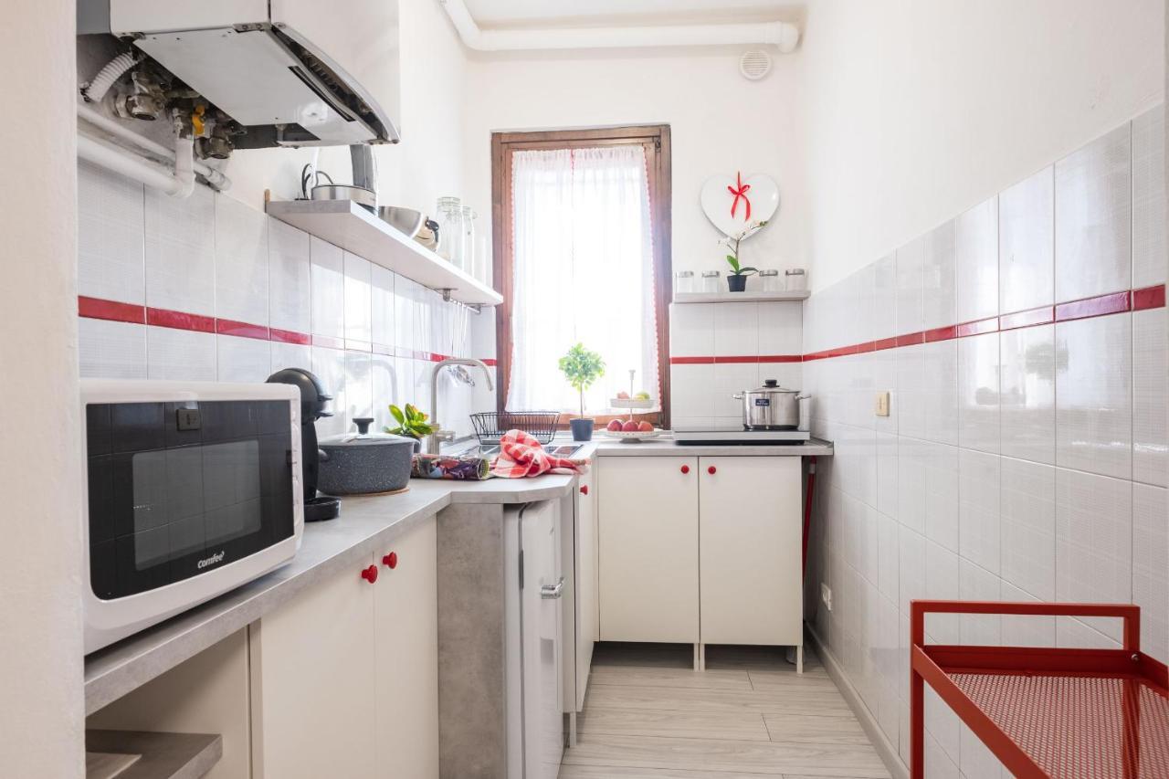 Апартаменты Casa Dolce Casa Desenzano - 2 Passi Dal Lago Дезенцано-дель-Гарда Экстерьер фото